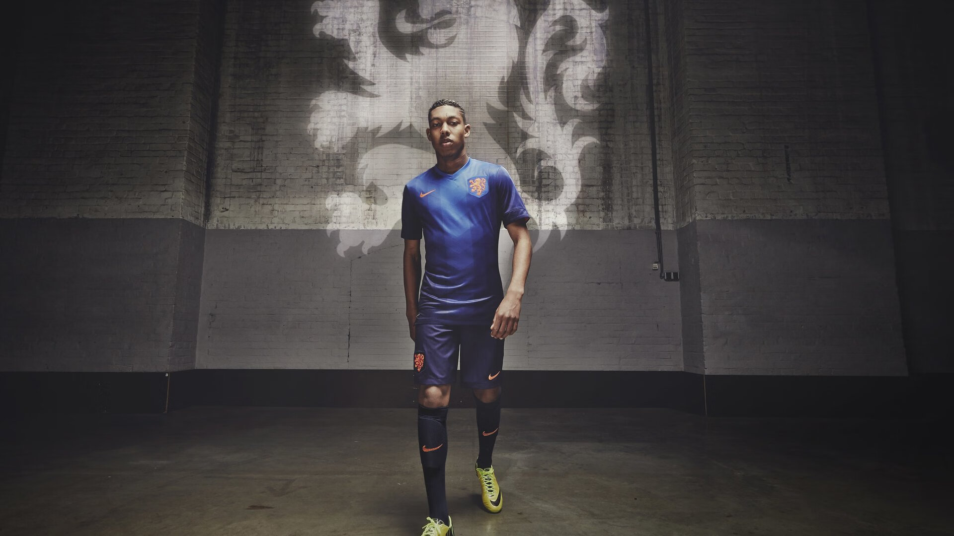 博卡青年核心前锋受困于盯防难觅良机,博卡青年培养出的球星